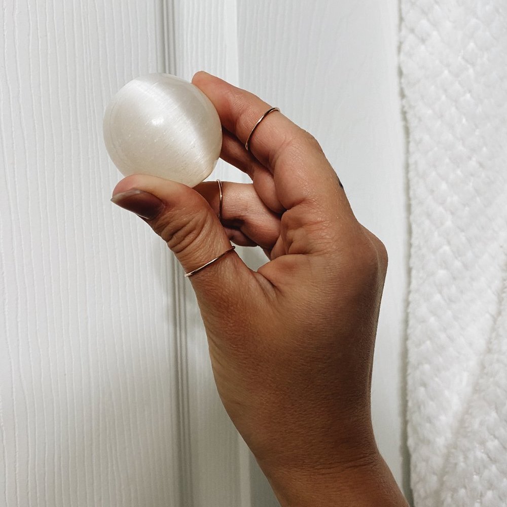 SMALL SELENITE SPHERE